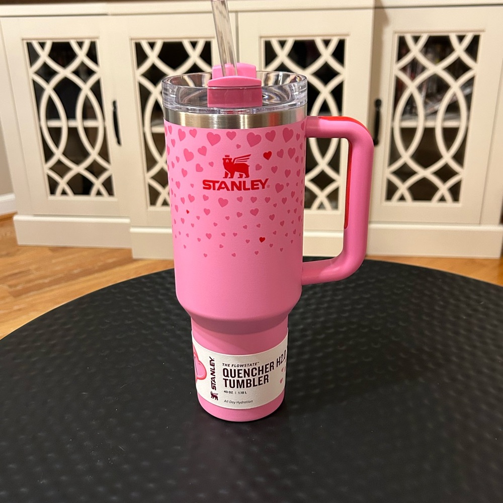 Stanley Target Exclusive Valentine’s Day 2025 Sweet Hearts 40oz Tumbler Pink